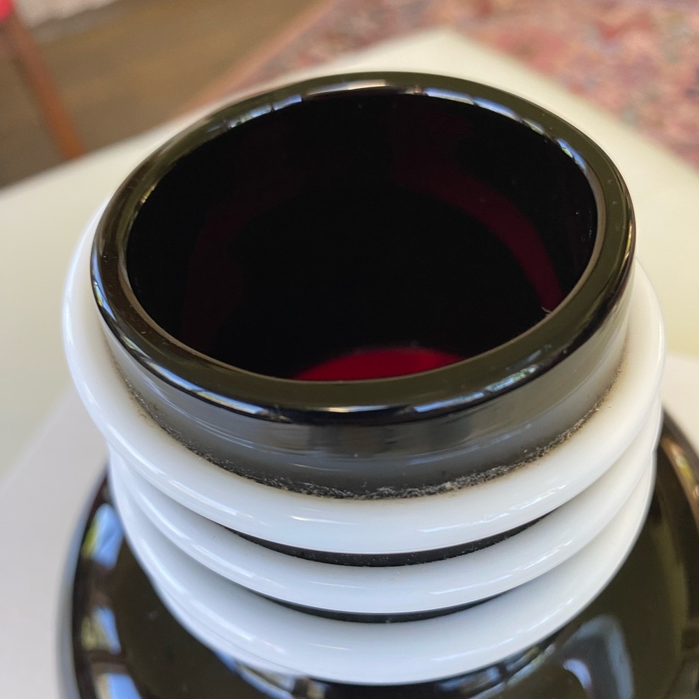 Post-Modern Tarnowiec ruby black art glass vase - Picture 7 of 9